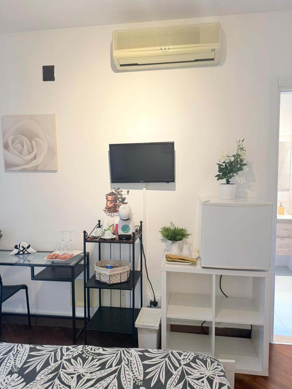 Leonardo Rome Holidays Fiumicino Bagian luar foto